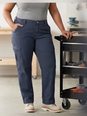 Duluth Trading Co Navy Cargo Pants with Side Pockets